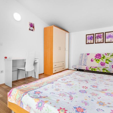 Apartmani Alaga B Tribunj  Exterior photo